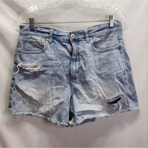 American Eagle Outfitters Light Wash Distressed Cut Off Denim Mom Shorts Size 12